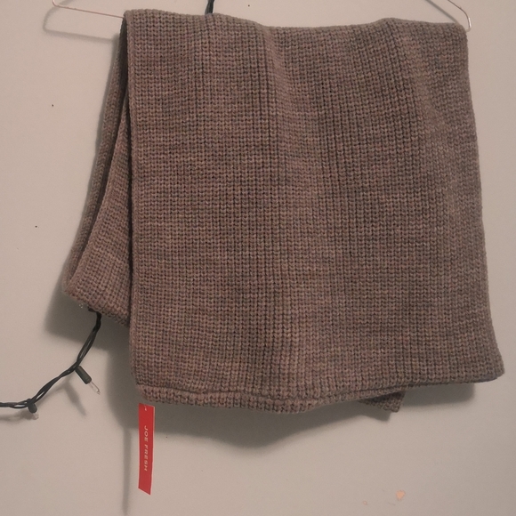 Free w/ $30 purchase - BNWT Joe fresh circle scarf